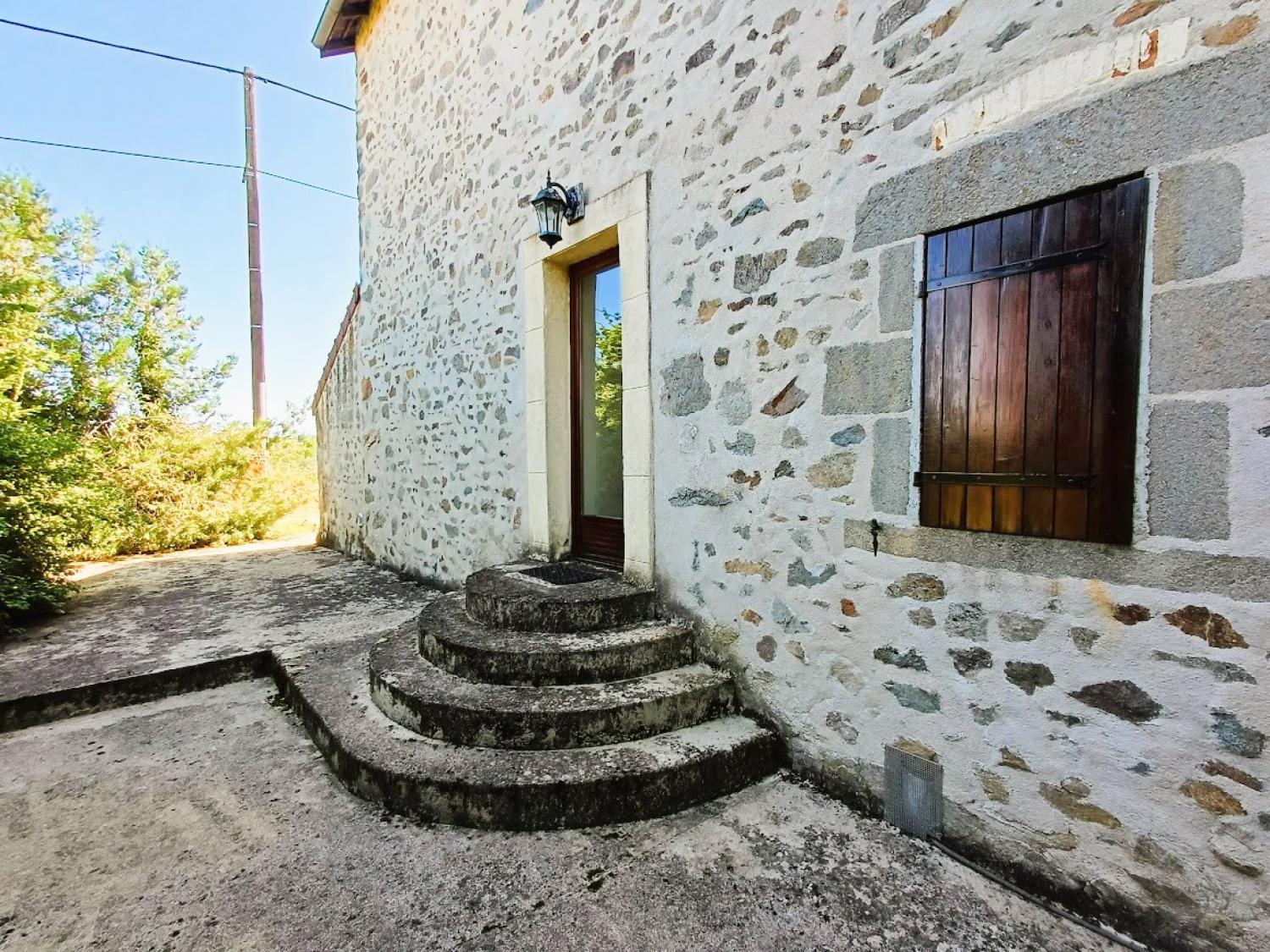 maison indépendant à vendre Saint-Maurice-près-Pionsat, Puy-de-Dôme ( Auvergne-Rhône-Alpes) photo 2