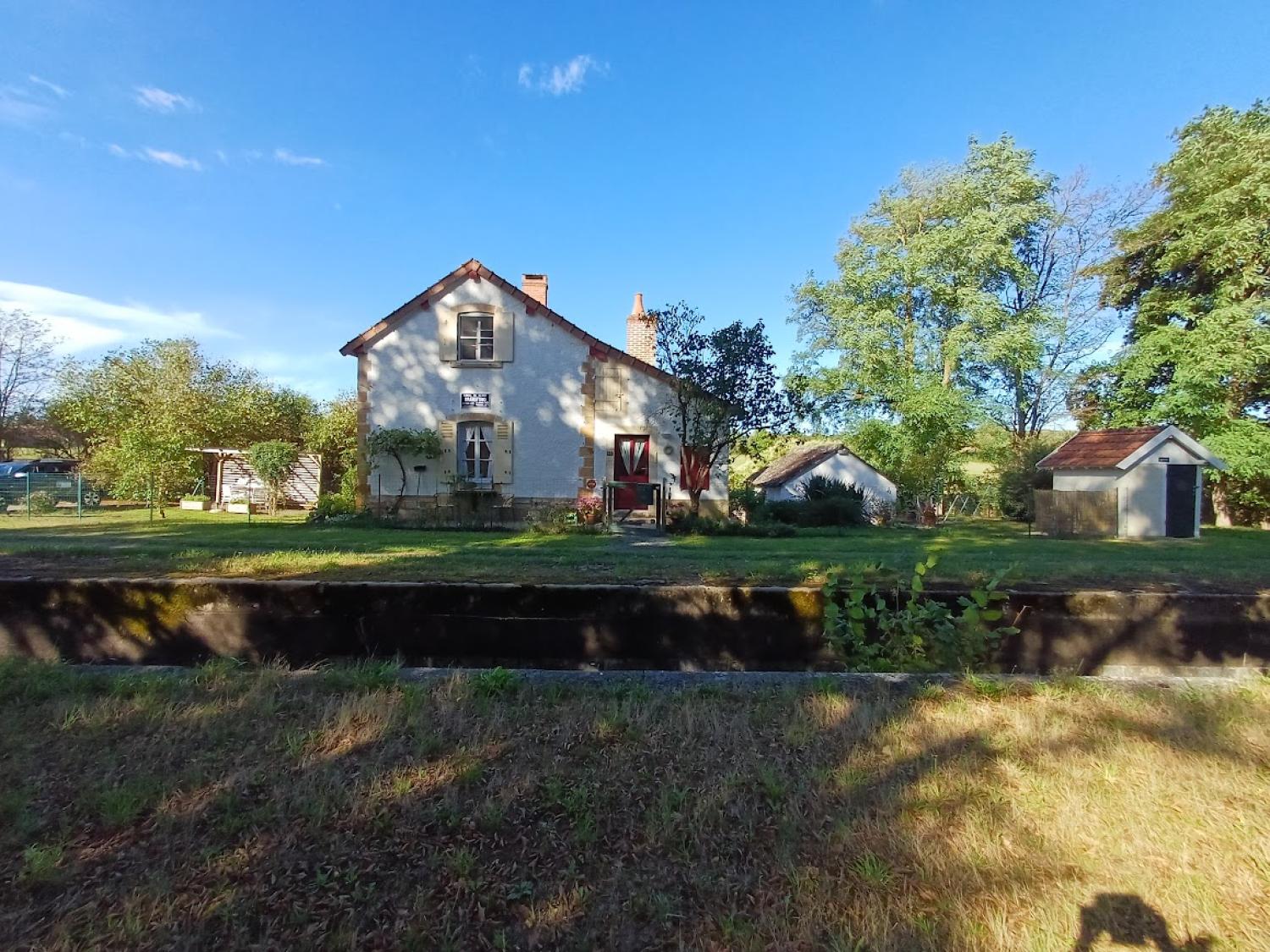 maison à vendre Épineuil-le-Fleuriel, Cher ( Centre-Val de Loire) photo 5