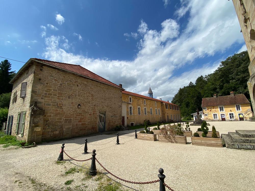 à vendre monastère Darney Lorraine 1