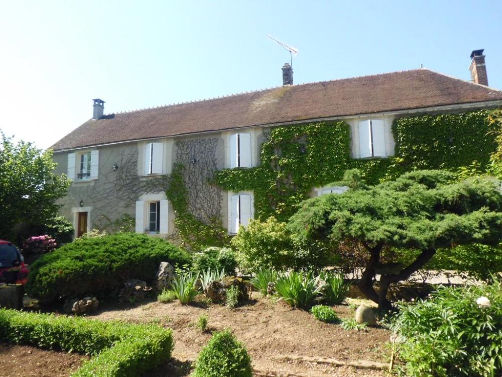 à vendre gîtes/ chambres d'hôtes Pontigny Bourgogne 1