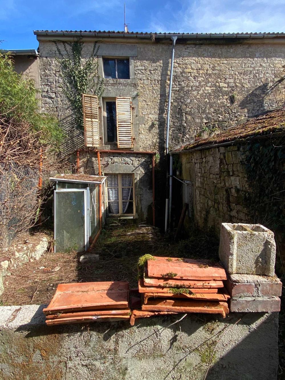  à vendre ferme de village Dampierre Haute-Marne 23