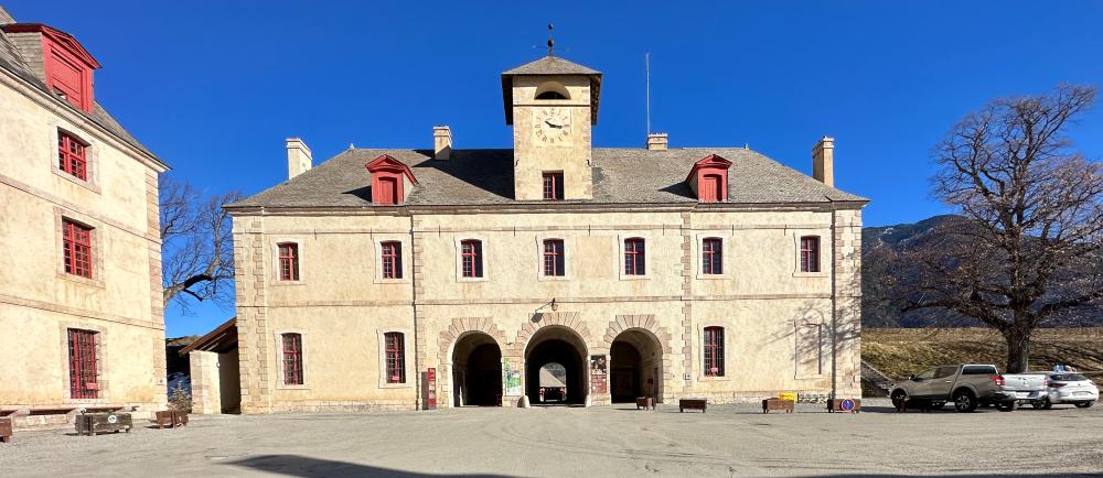  à vendre maison de village Mont-Dauphin Hautes-Alpes 9