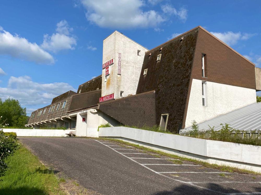  à vendre hôtel restaurant Bourbonne-les-Bains Haute-Marne 1