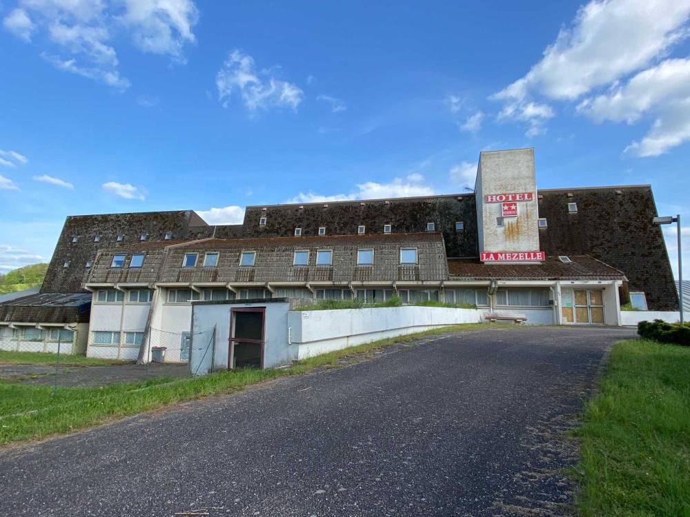  à vendre hôtel restaurant Bourbonne-les-Bains Haute-Marne 37