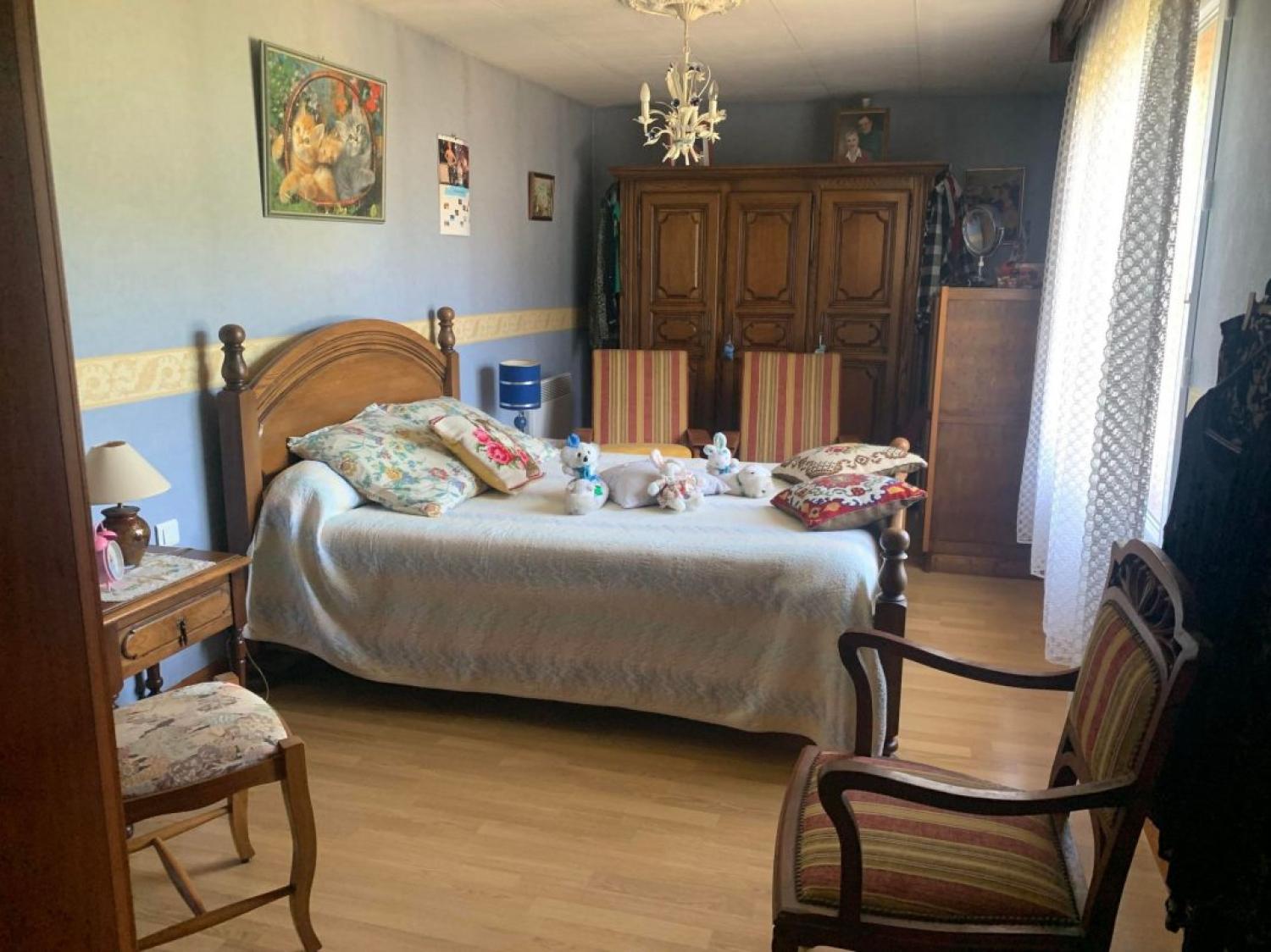  à vendre maison indépendant Peyrat-le-Château Haute-Vienne 13