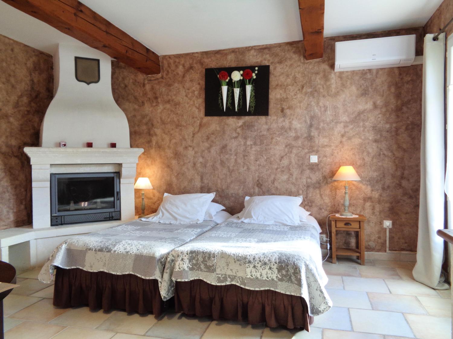  à vendre gîtes/ chambres d'hôtes Lacoste Vaucluse 5