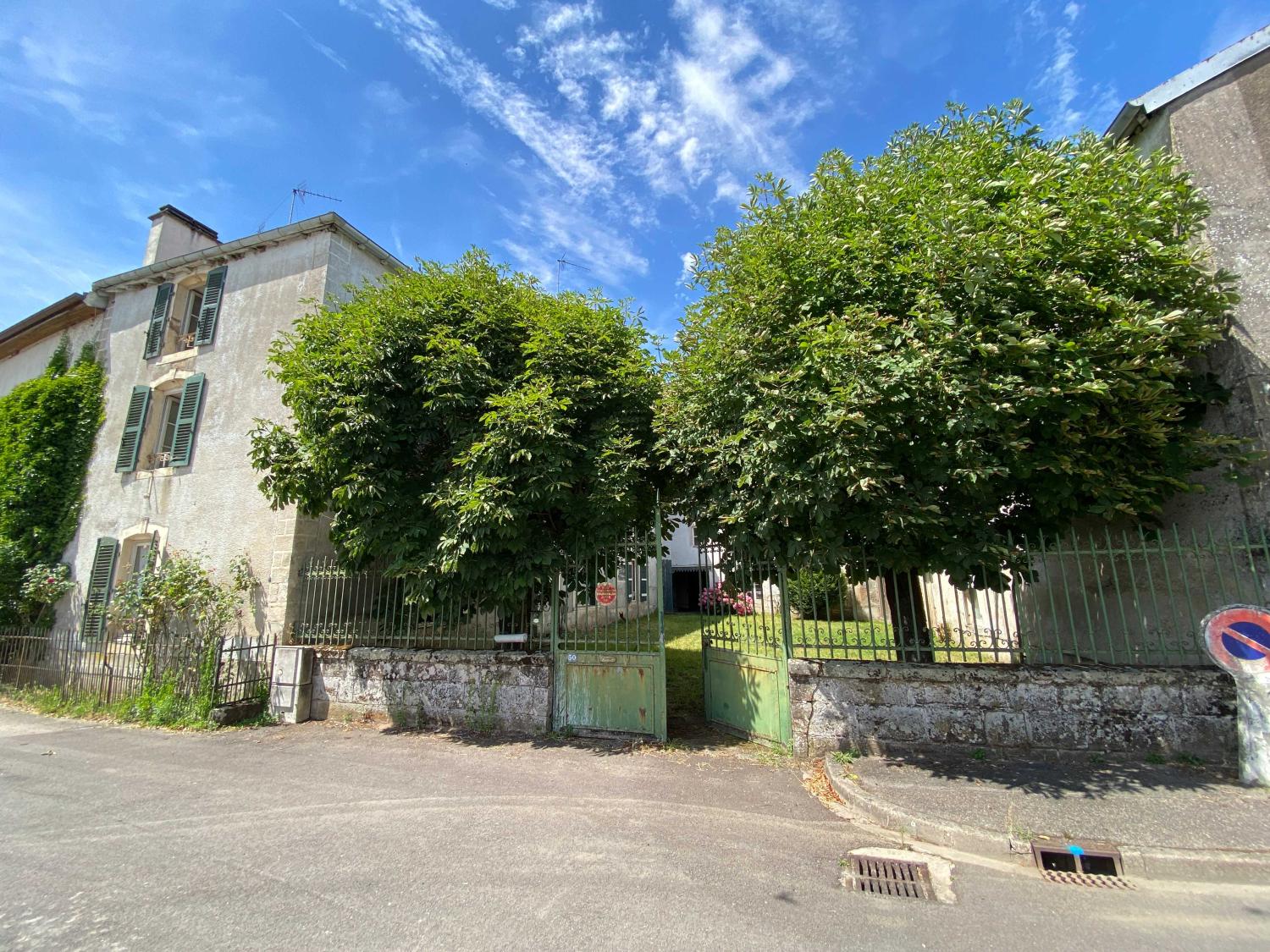 à vendre maison bourgeoise Monthureux-sur-Saône Vosges 37