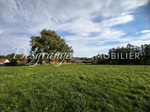 Thiviers Dordogne terrain à bâtir foto