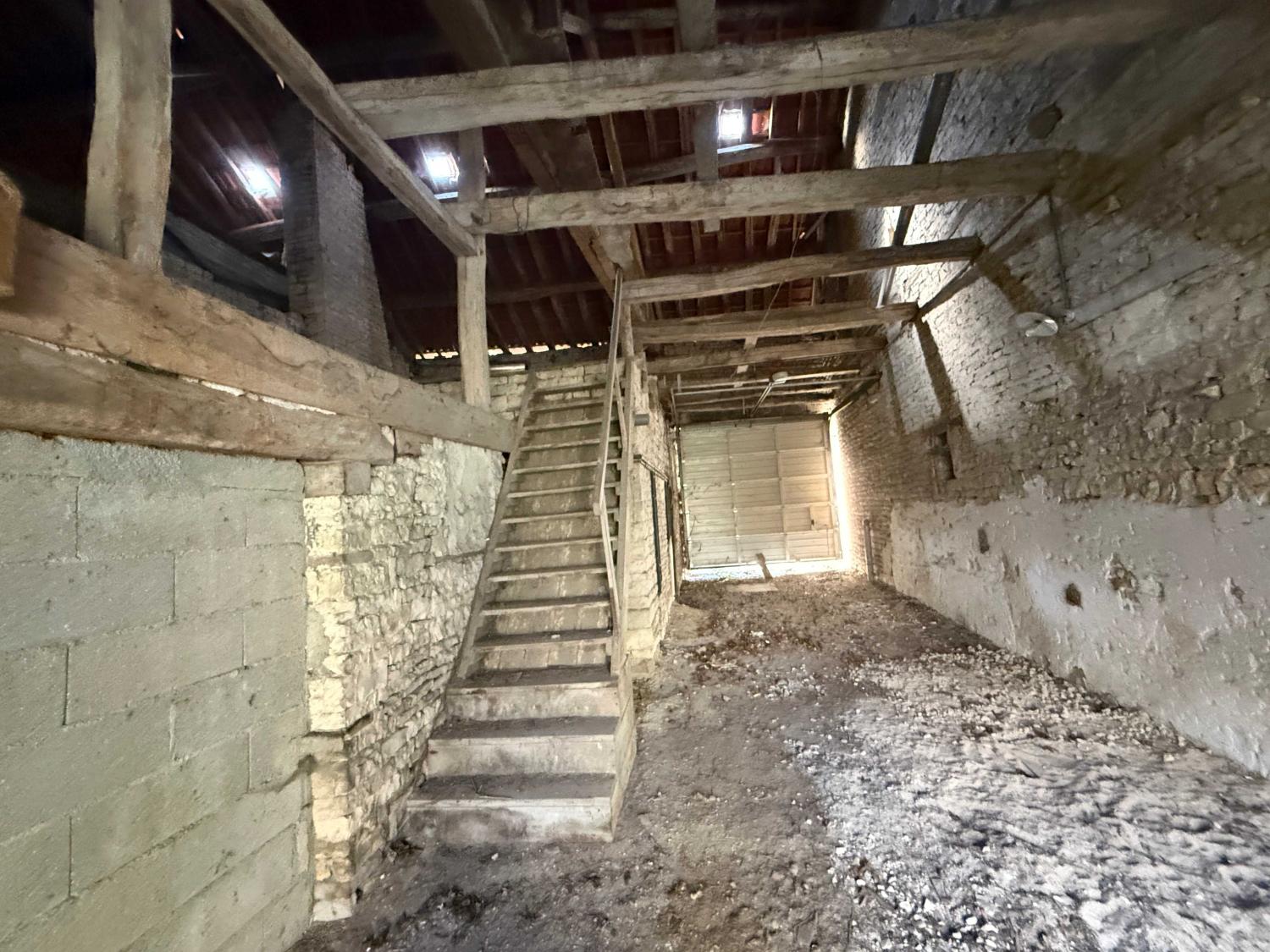  à vendre ferme de village Châteauvillain Haute-Marne 13