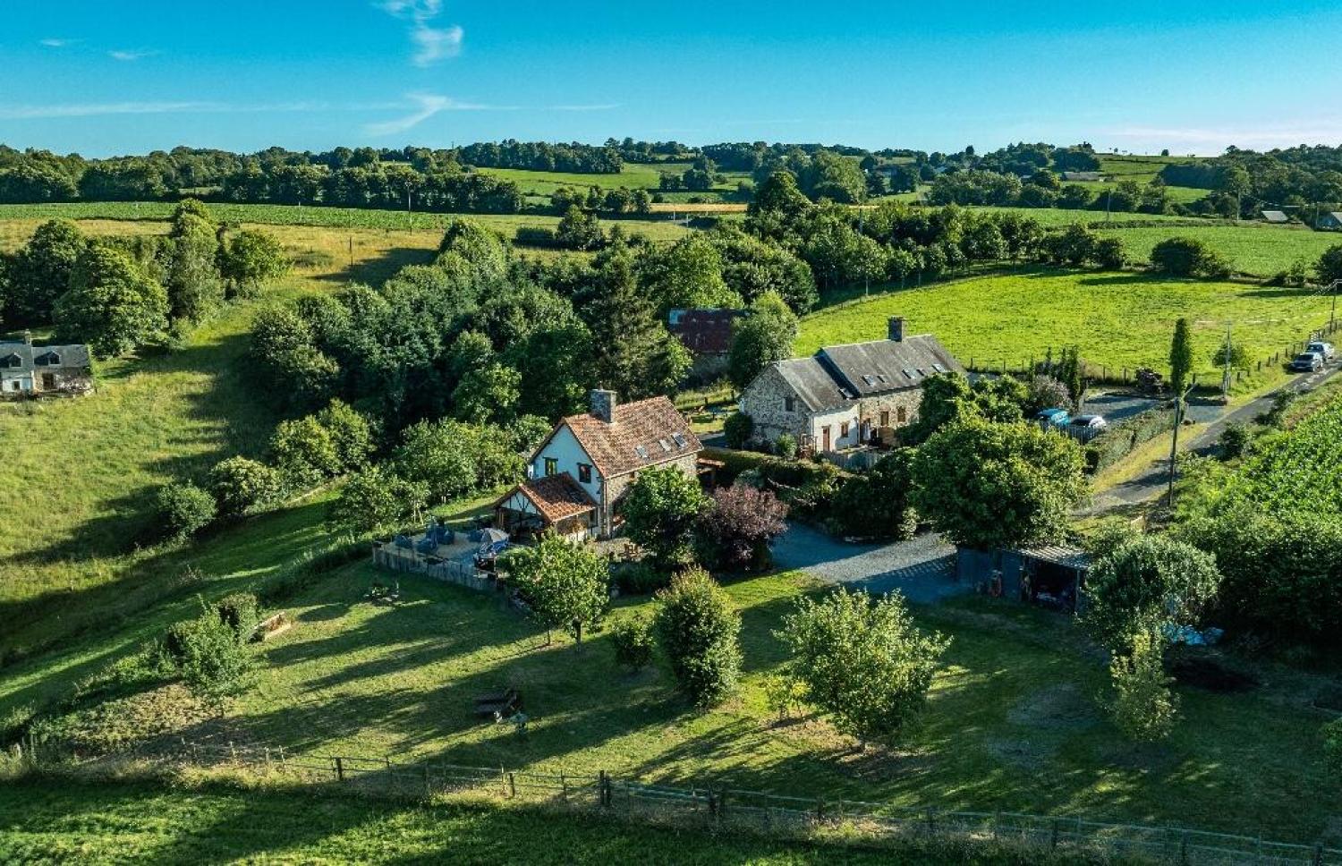  à vendre maison avec gîte Saint-Hilaire-du-Harcouët Manche 2