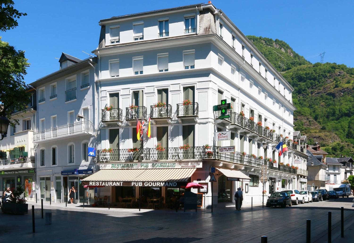  à vendre hotel Bagnères-de-Luchon Haute-Garonne 1