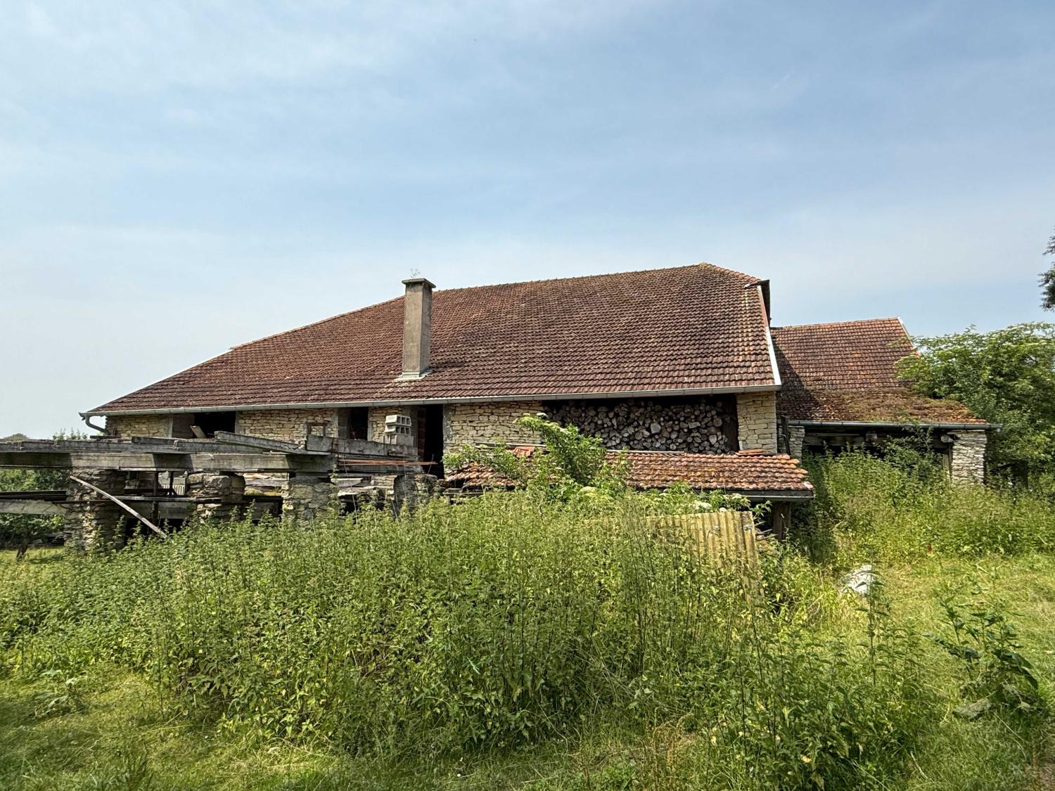  à vendre ferme de village Confracourt Haute-Saône 38