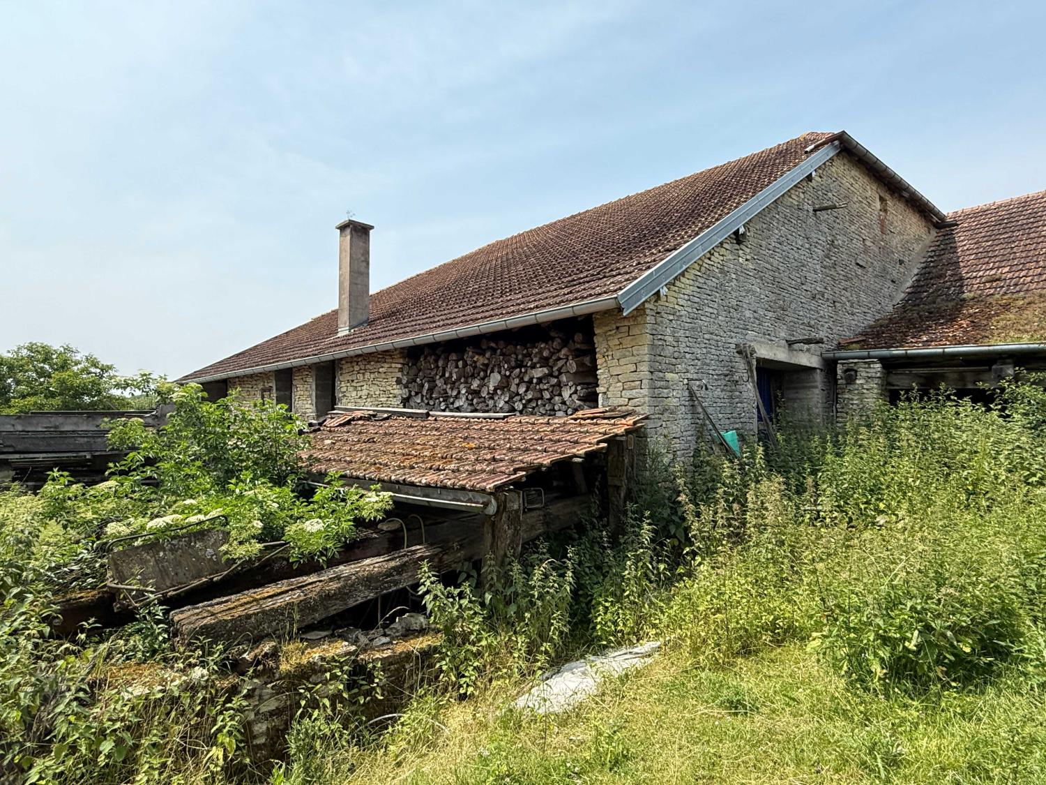  à vendre ferme de village Confracourt Haute-Saône 39
