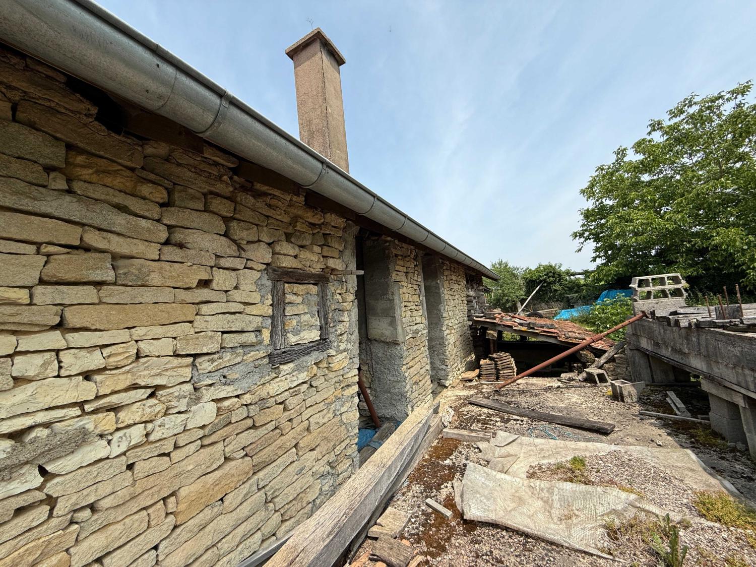  à vendre ferme de village Confracourt Haute-Saône 25