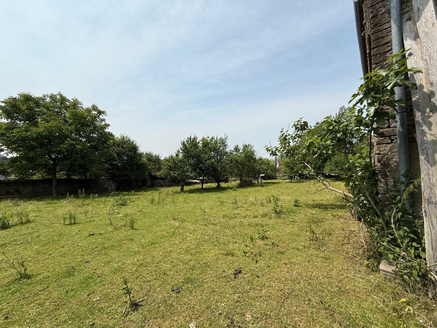  à vendre ferme de village Confracourt Haute-Saône 33