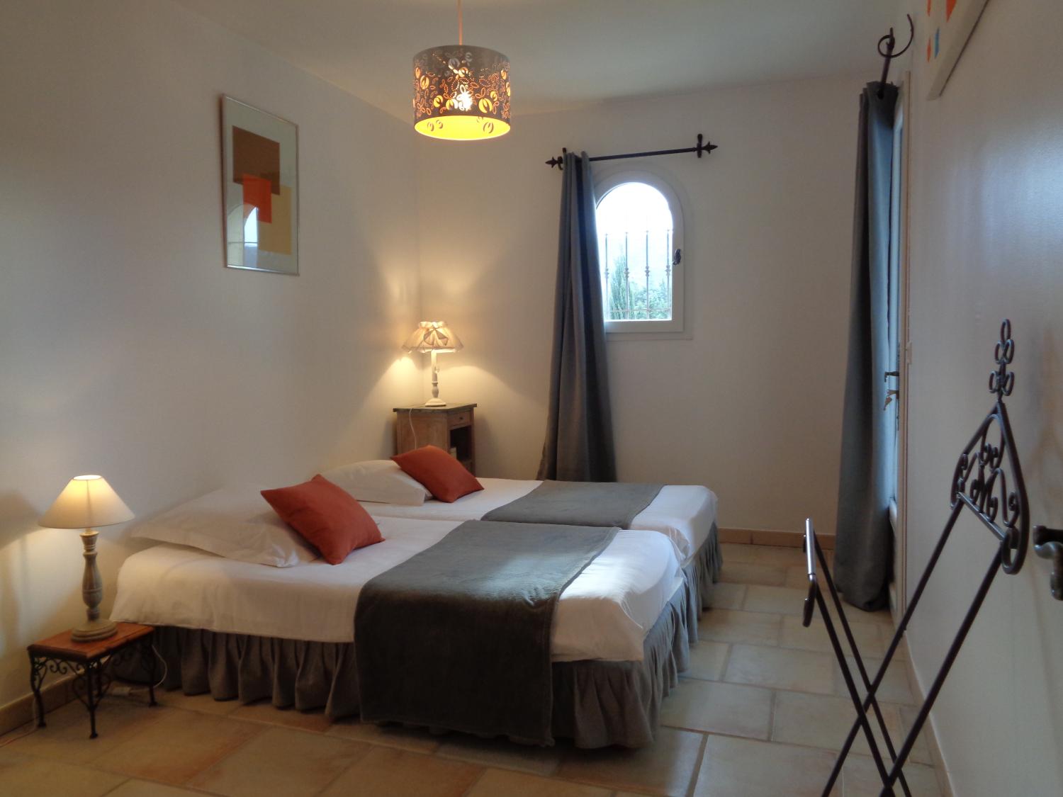  à vendre gîtes/ chambres d'hôtes Lacoste Vaucluse 19