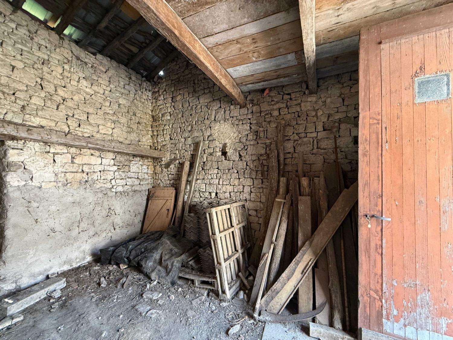 à vendre ferme de village Voisey Haute-Marne 36