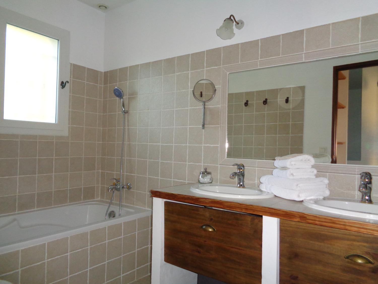  à vendre gîtes/ chambres d'hôtes Lacoste Vaucluse 20