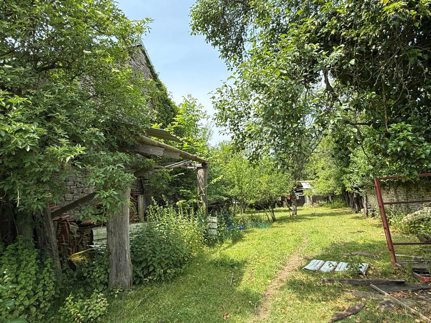  à vendre ferme de village Confracourt Haute-Saône 40