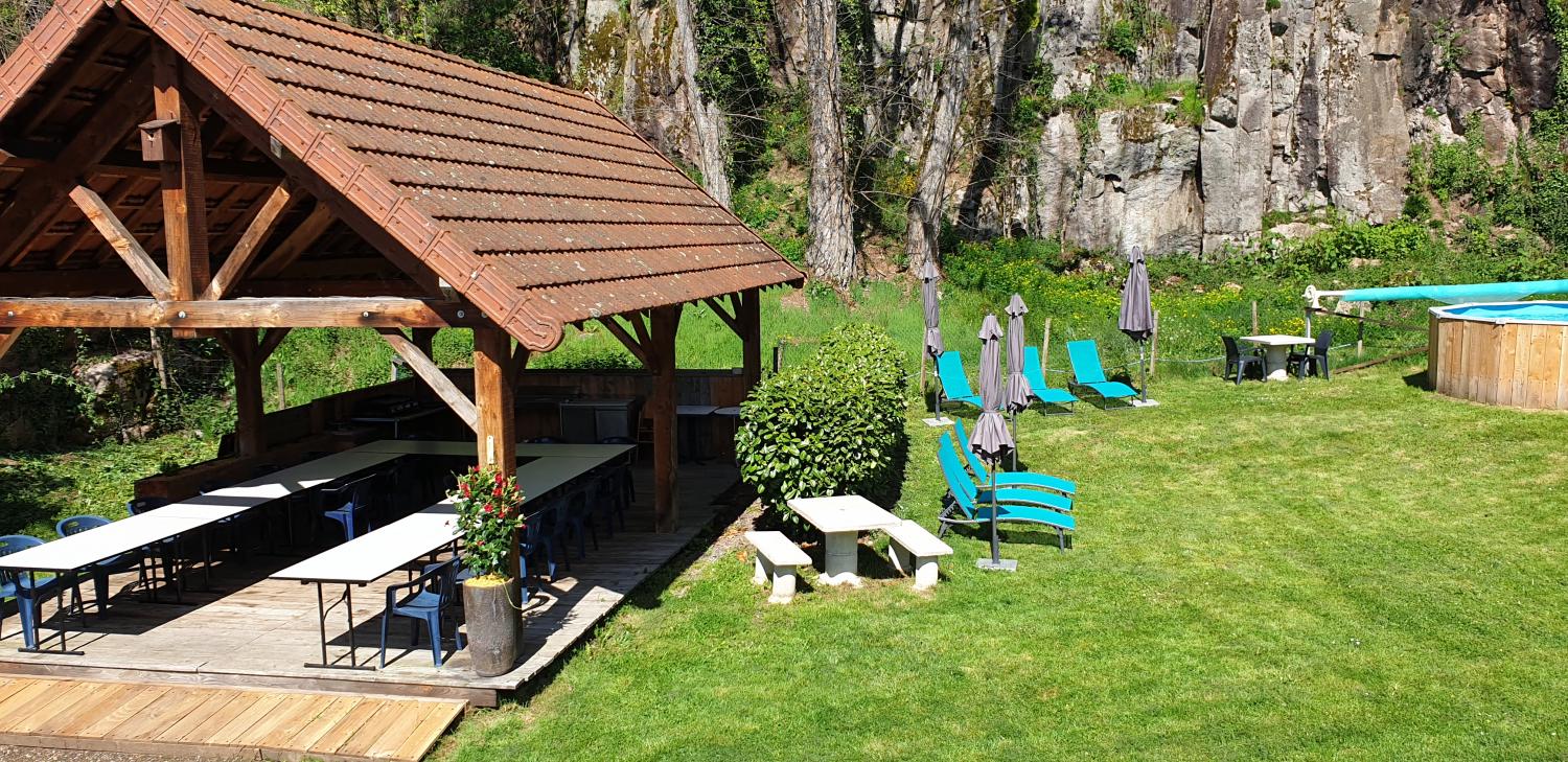 à vendre gîtes/ chambres d'hôtes Le Mayet-de-Montagne Allier 12