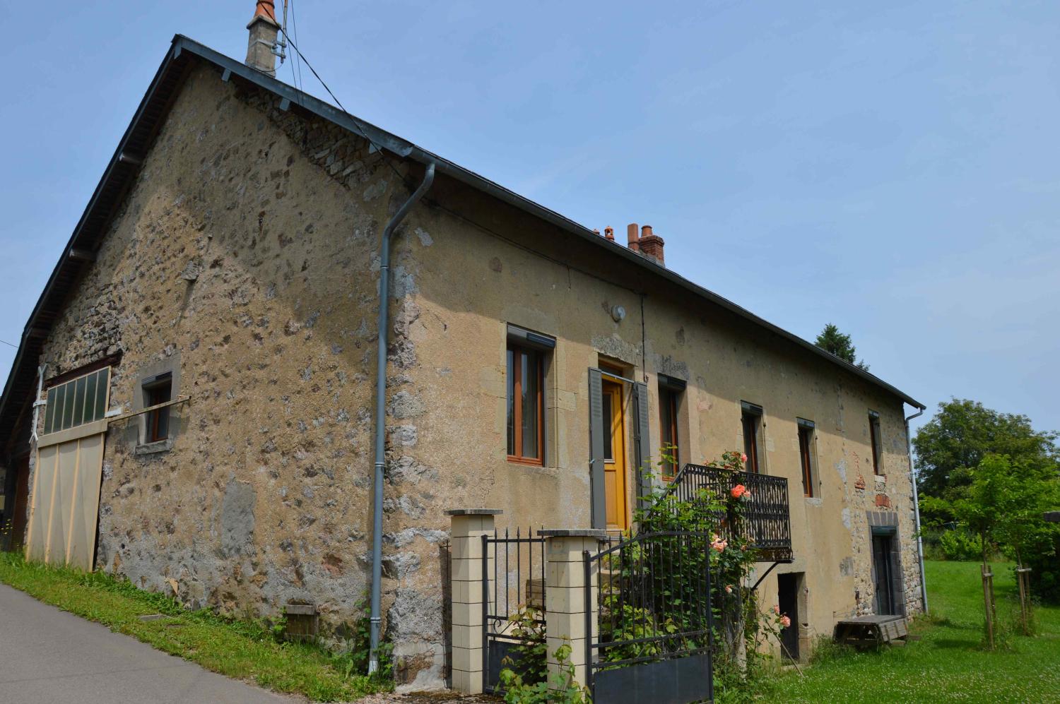  à vendre maison de village Arleuf Nièvre 2
