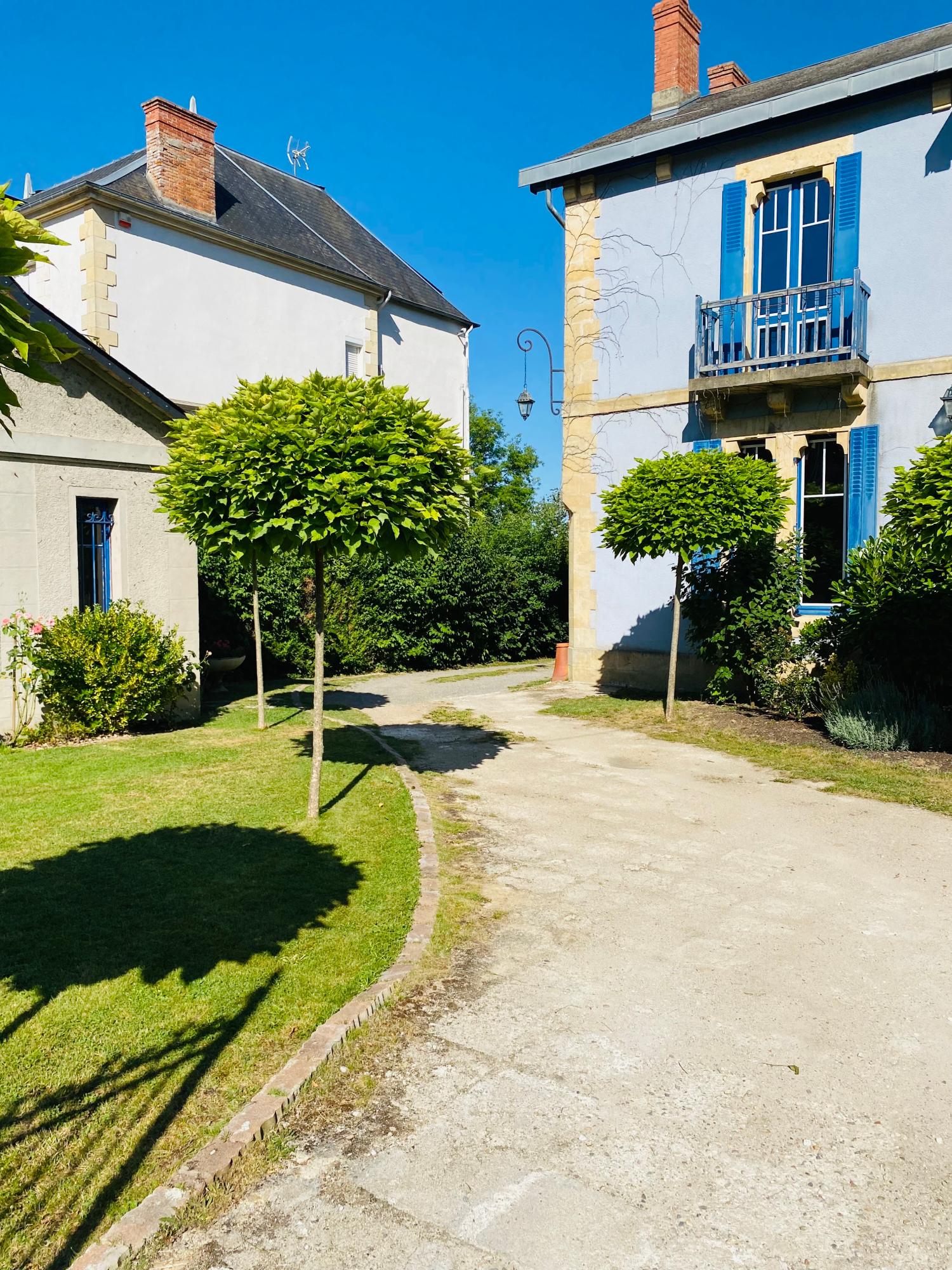  à vendre maison bourgeoise Saint-Honoré-Les-Bains Nièvre 35