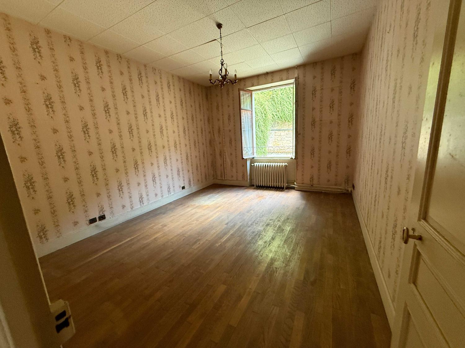  à vendre maison de ville Bourbonne-les-Bains Haute-Marne 23
