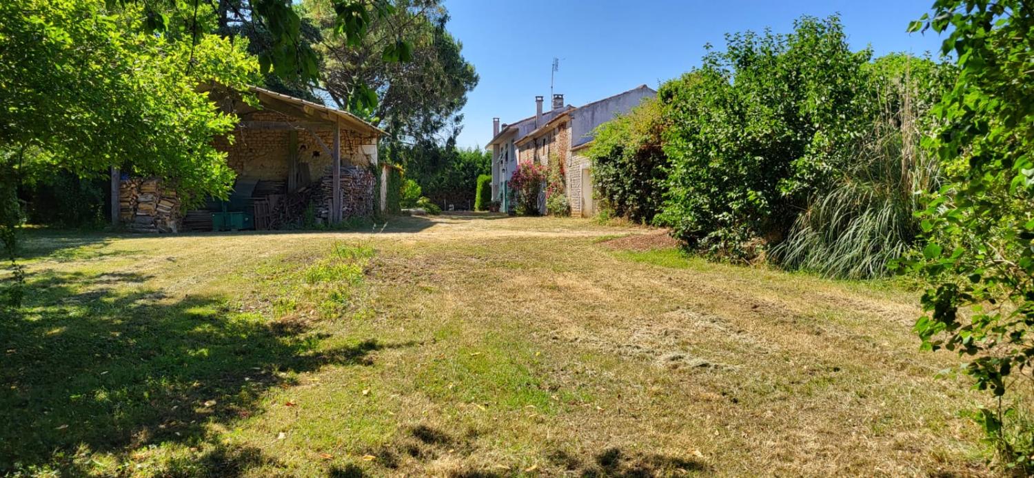  à vendre maison Saint-André-de-Lidon Charente-Maritime 10