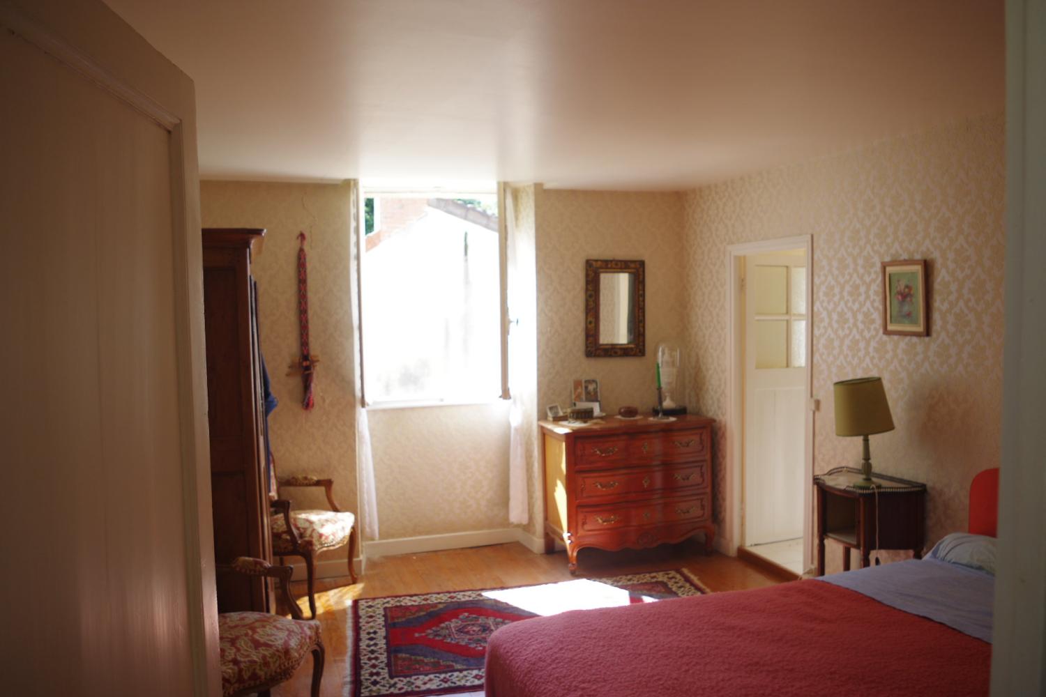  à vendre maison de ville Saint-Honoré-Les-Bains Nièvre 4