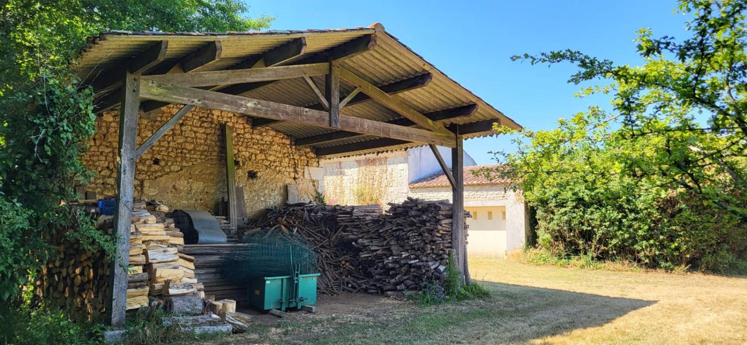  à vendre maison Saint-André-de-Lidon Charente-Maritime 5