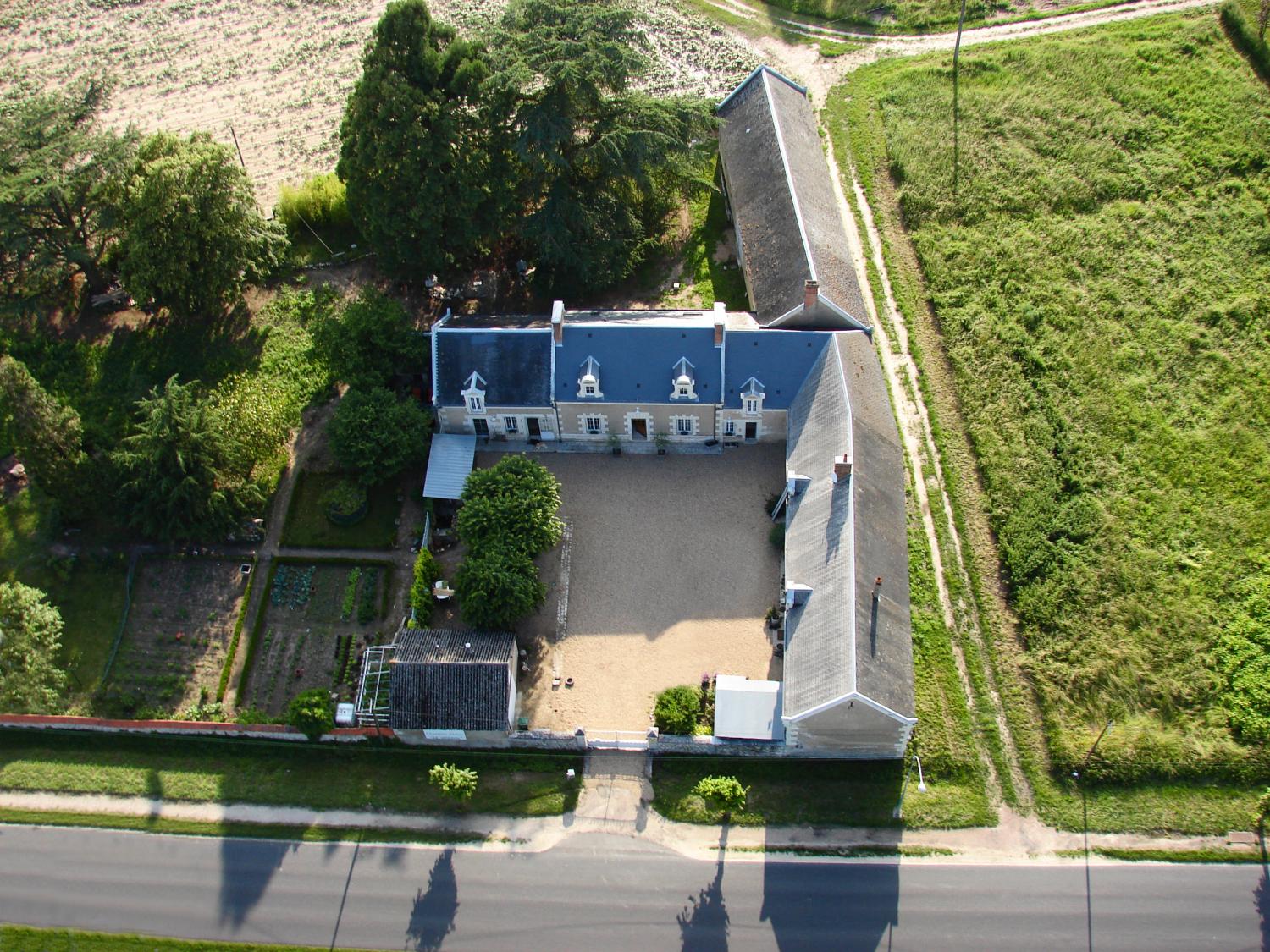  à vendre gîtes/ chambres d'hôtes Couddes Loir-et-Cher 1