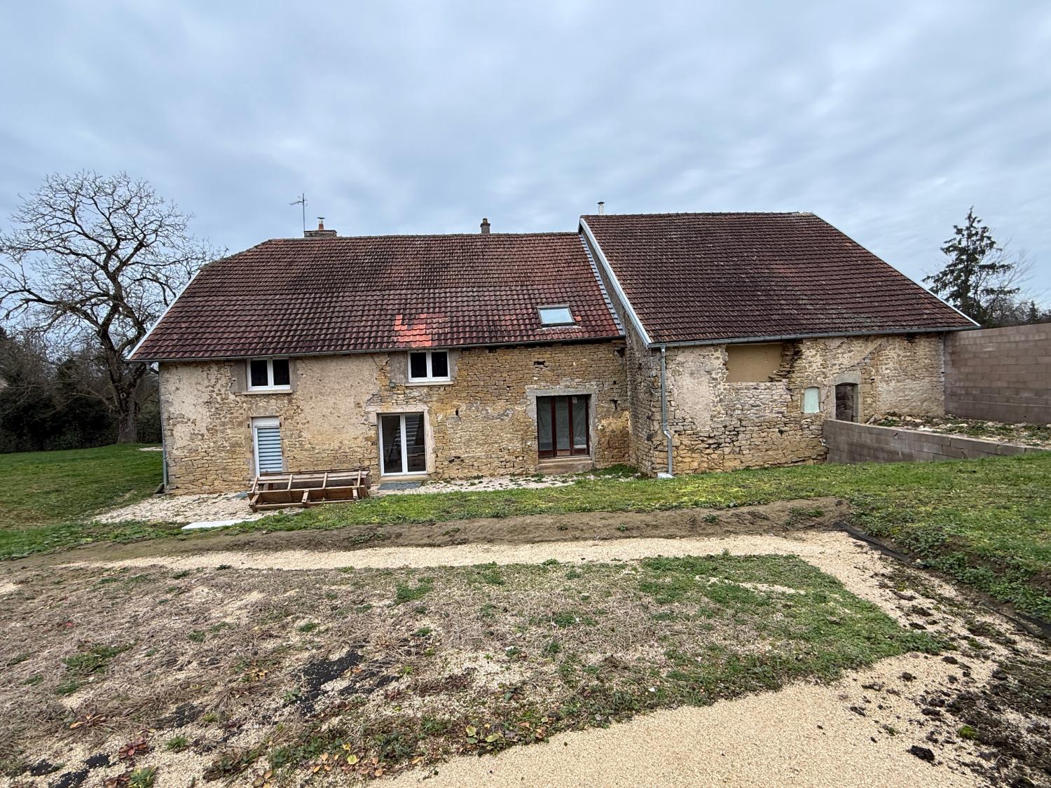  à vendre maison indépendant Jussey Haute-Saône 37