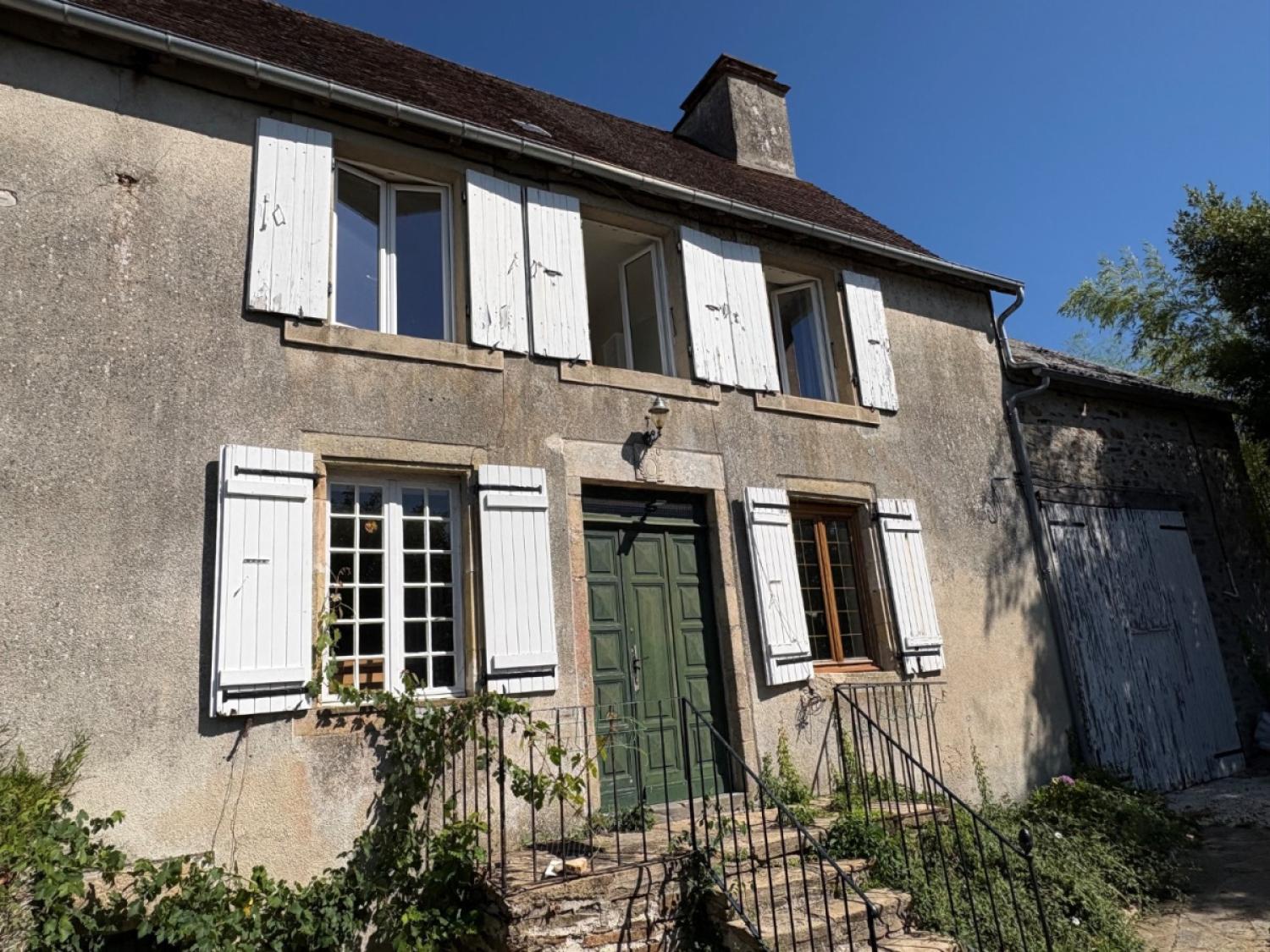 à vendre maison de village Jumilhac-le-Grand Dordogne 3