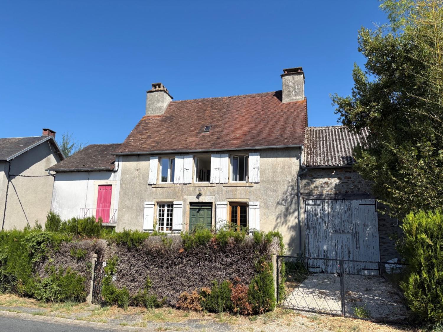 à vendre maison de village Jumilhac-le-Grand Dordogne 2