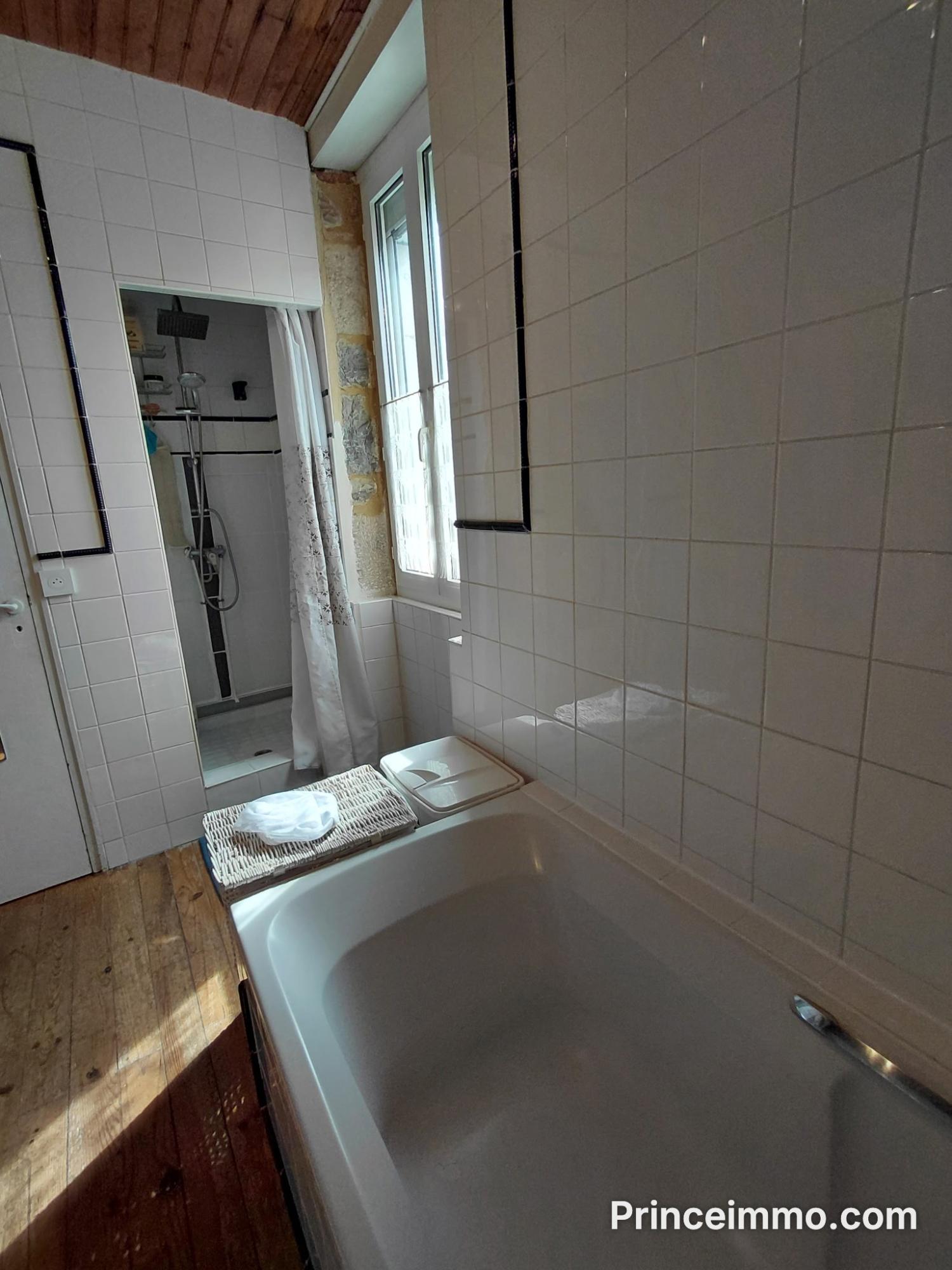  à vendre maison de village Douelle Lot 5