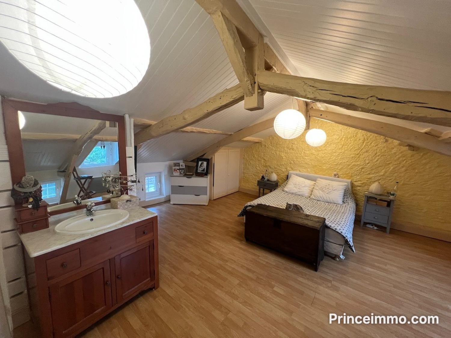  à vendre maison de village Douelle Lot 16
