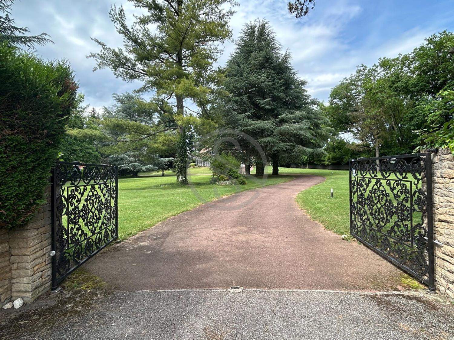  à vendre propriété Mottier Isère 2