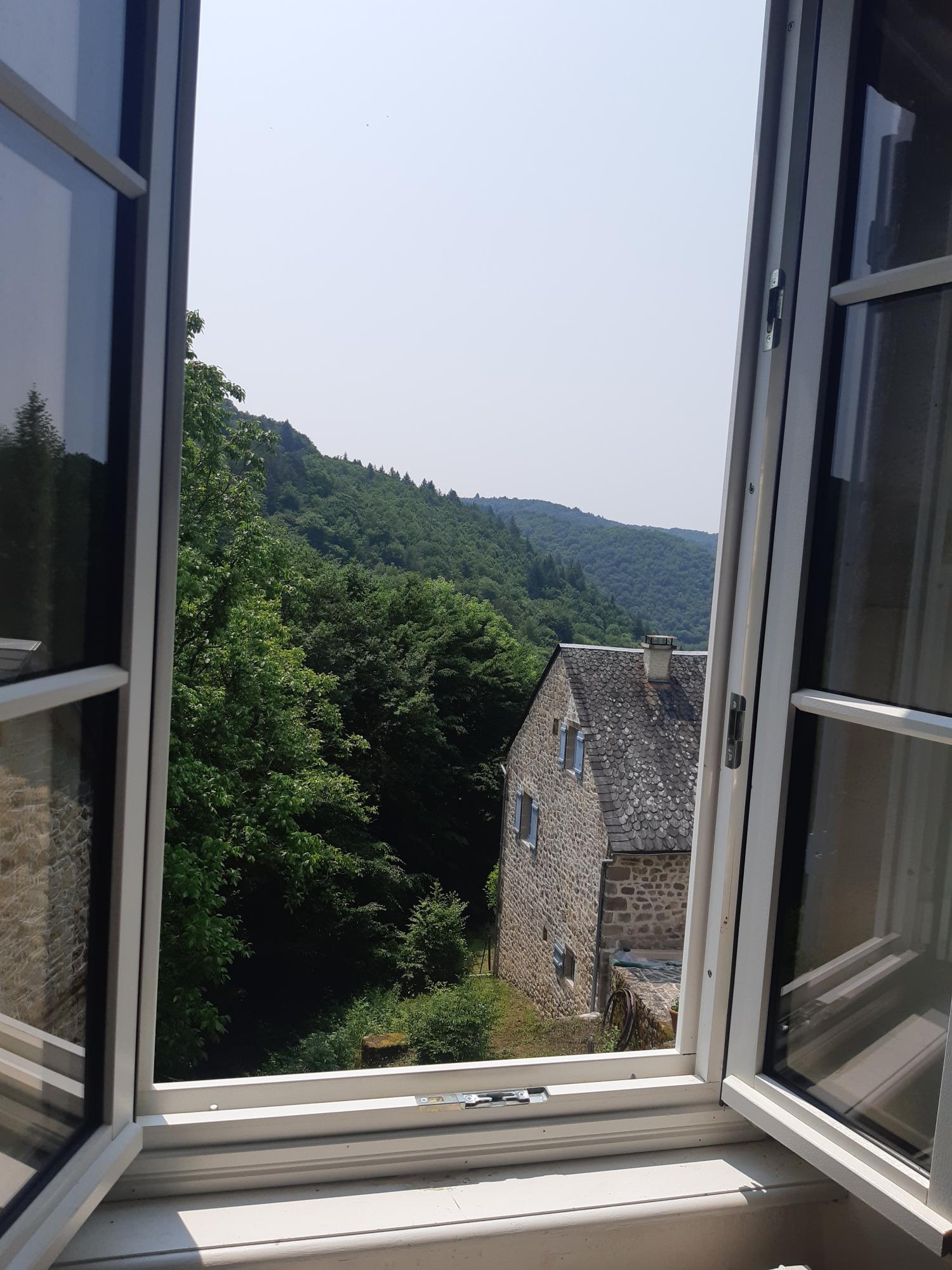  à vendre maison indépendant La Roche-Canillac Corrèze 17