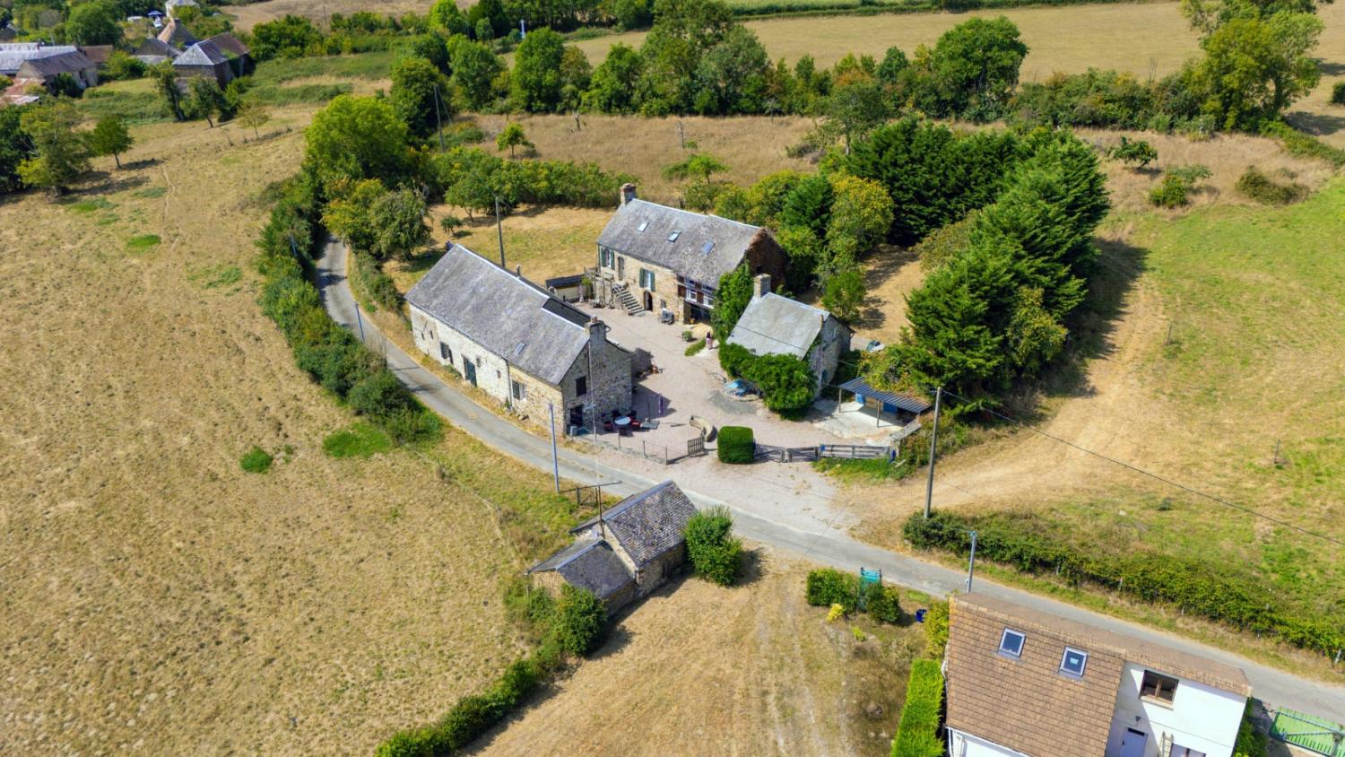  à vendre maison avec gîte Ménil-Vin Orne 1