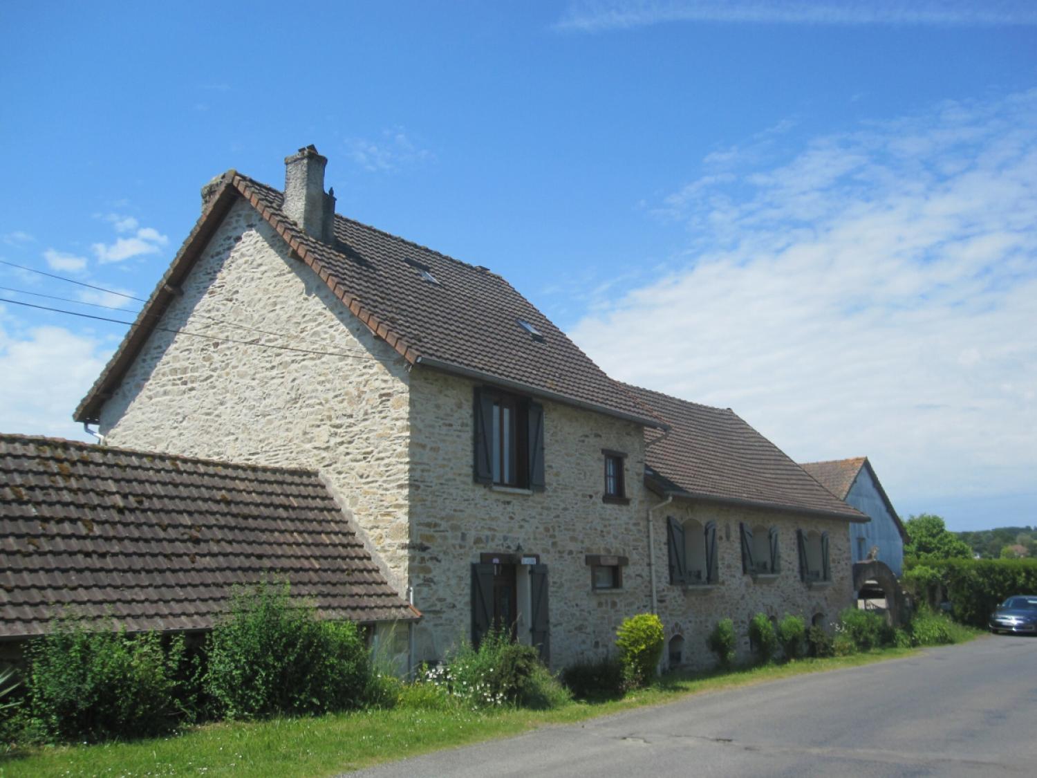  à vendre maison indépendant Saint-Yrieix-la-Perche Haute-Vienne 1