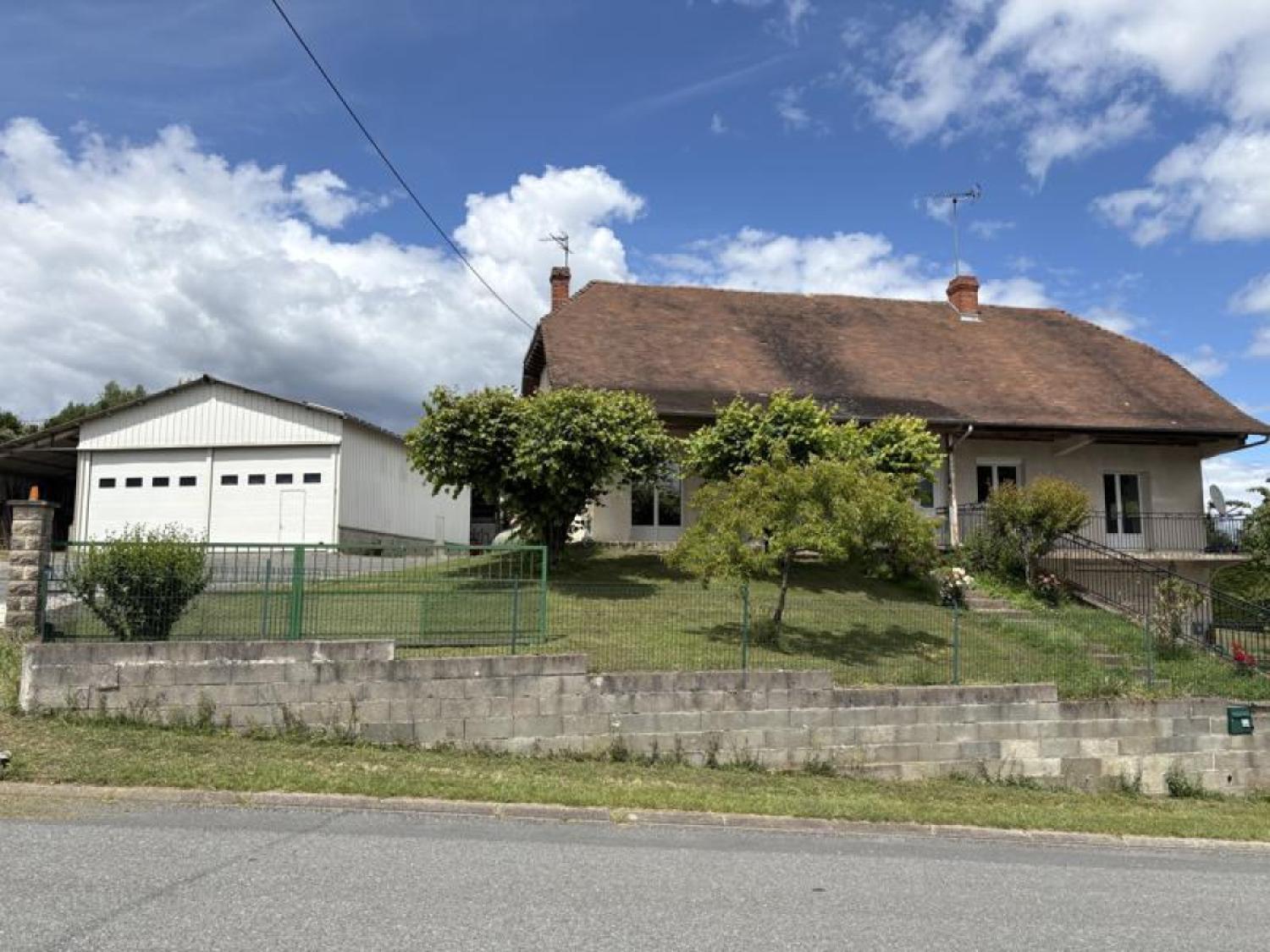 à vendre maison indépendant Lubersac Corrèze 1