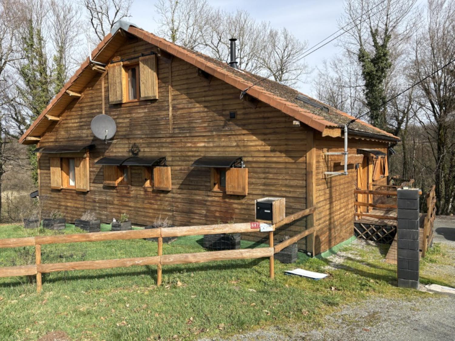  à vendre chalet Saint-Cyr-les-Champagnes Dordogne 1