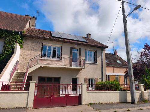 Luzy Nièvre maison de village foto