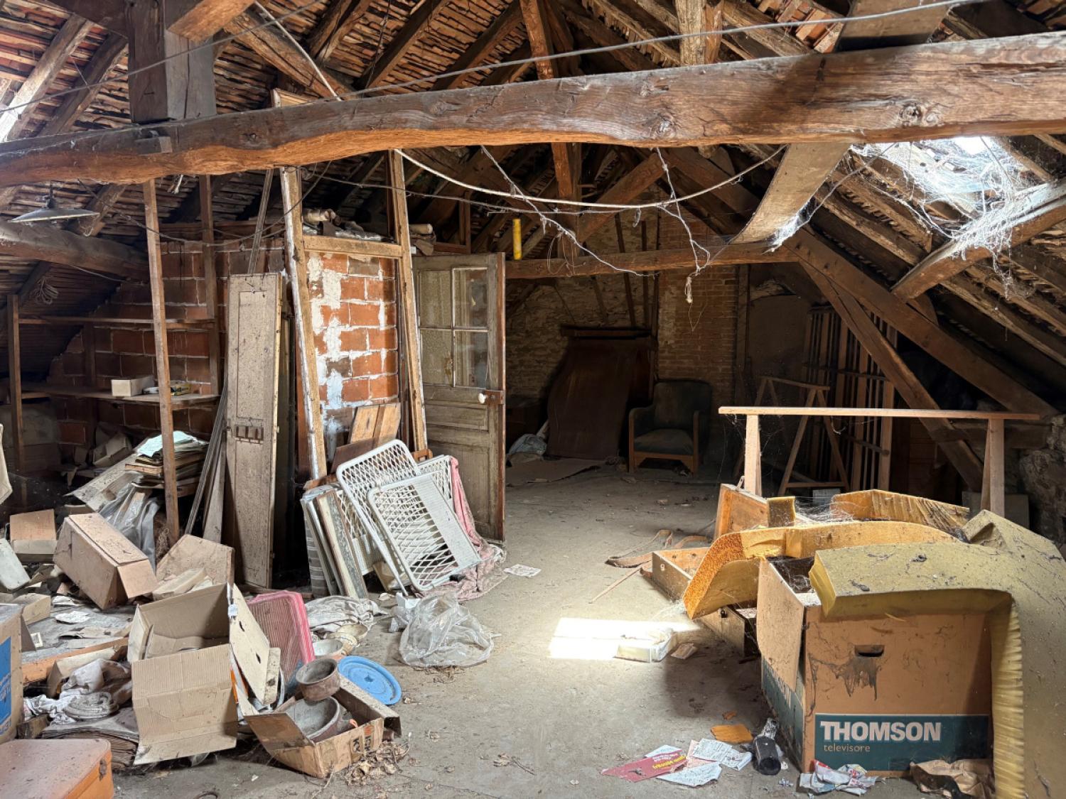 à vendre batiment Saint-Yrieix-la-Perche Haute-Vienne 15