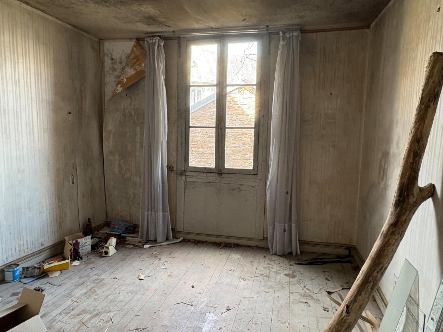 à vendre batiment Saint-Yrieix-la-Perche Haute-Vienne 13