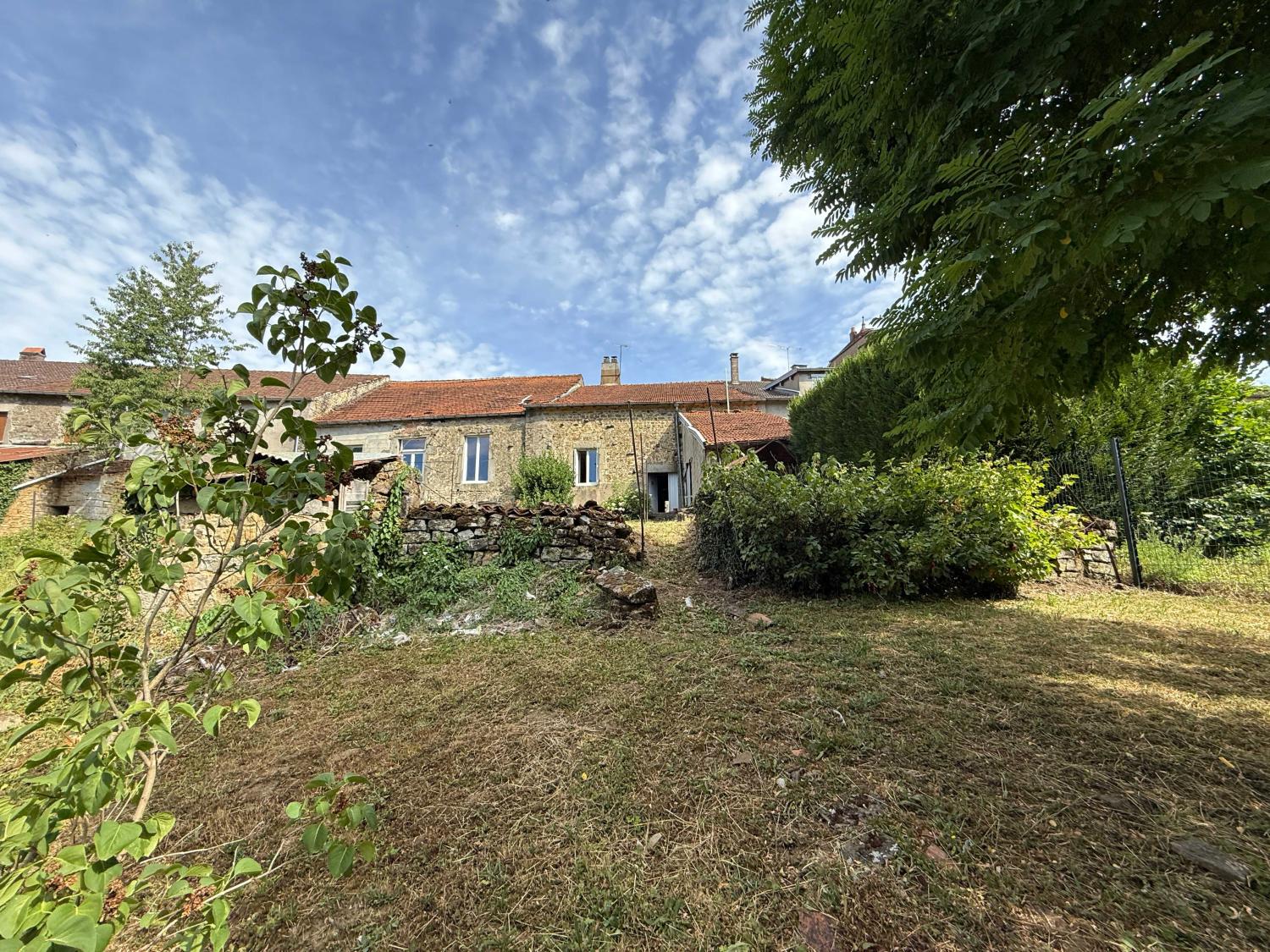 à vendre maison de village Bourbonne-les-Bains Haute-Marne 23