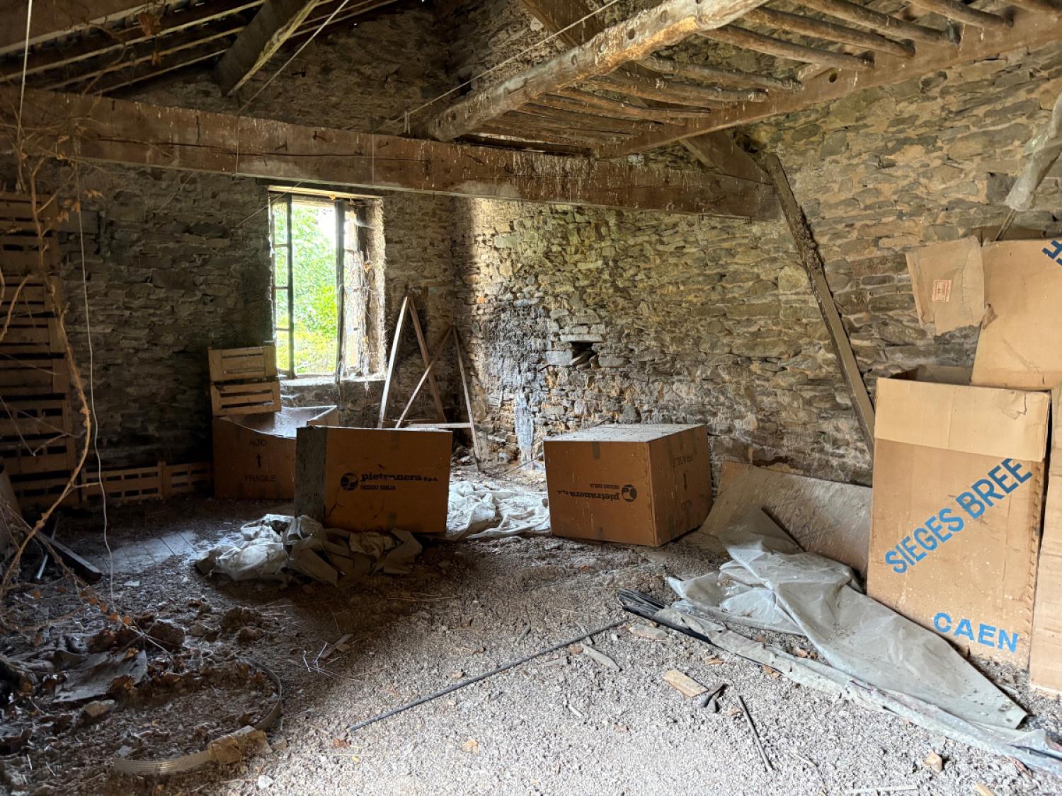 à vendre batiment Saint-Yrieix-la-Perche Haute-Vienne 19