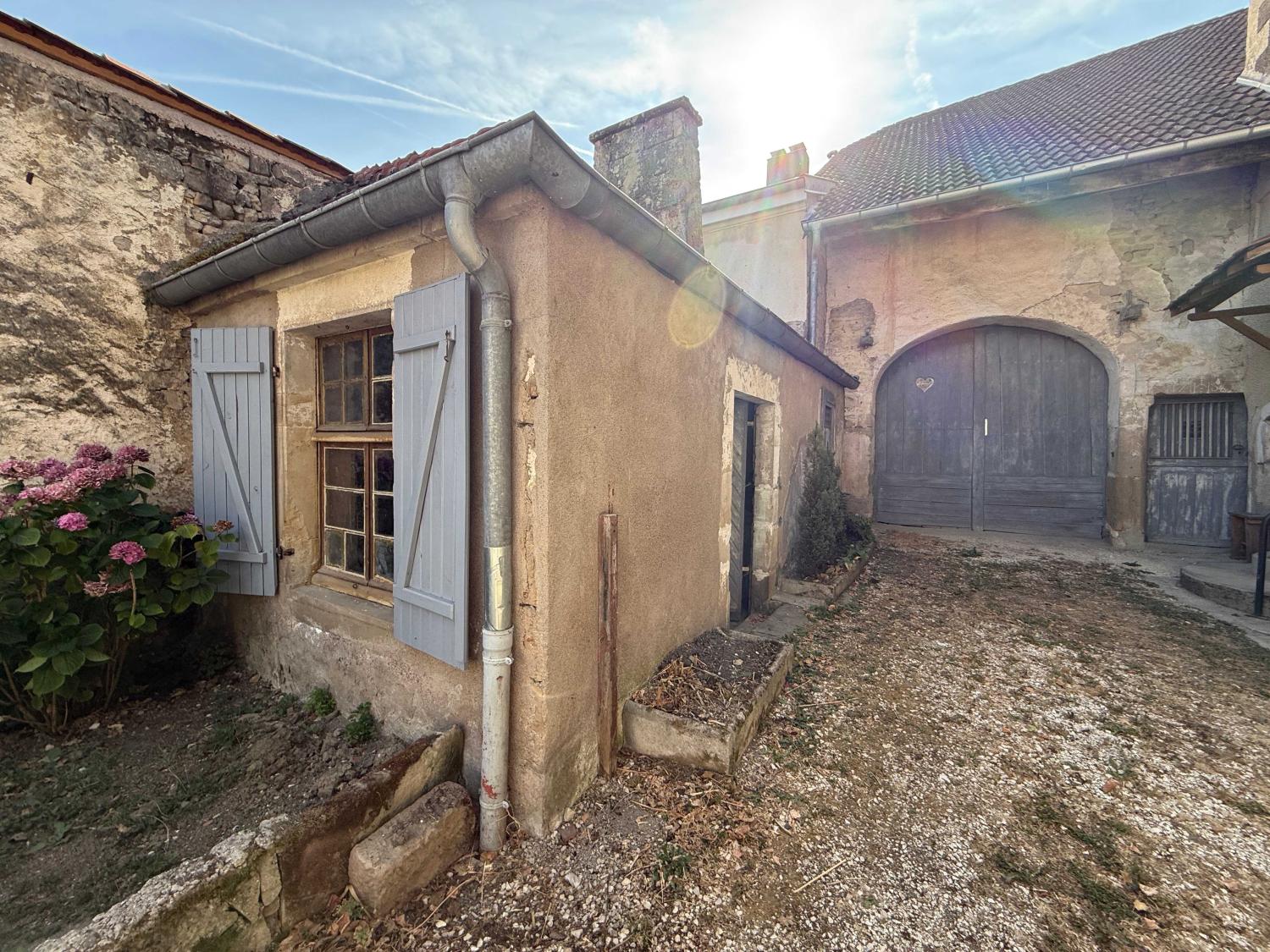 à vendre ferme de village Melay Haute-Marne 31
