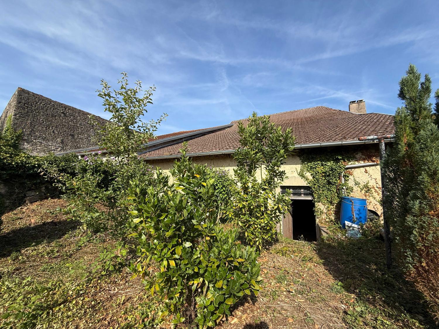 à vendre ferme de village Melay Haute-Marne 22