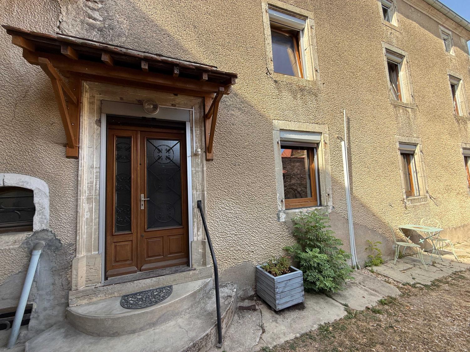 à vendre ferme de village Melay Haute-Marne 33